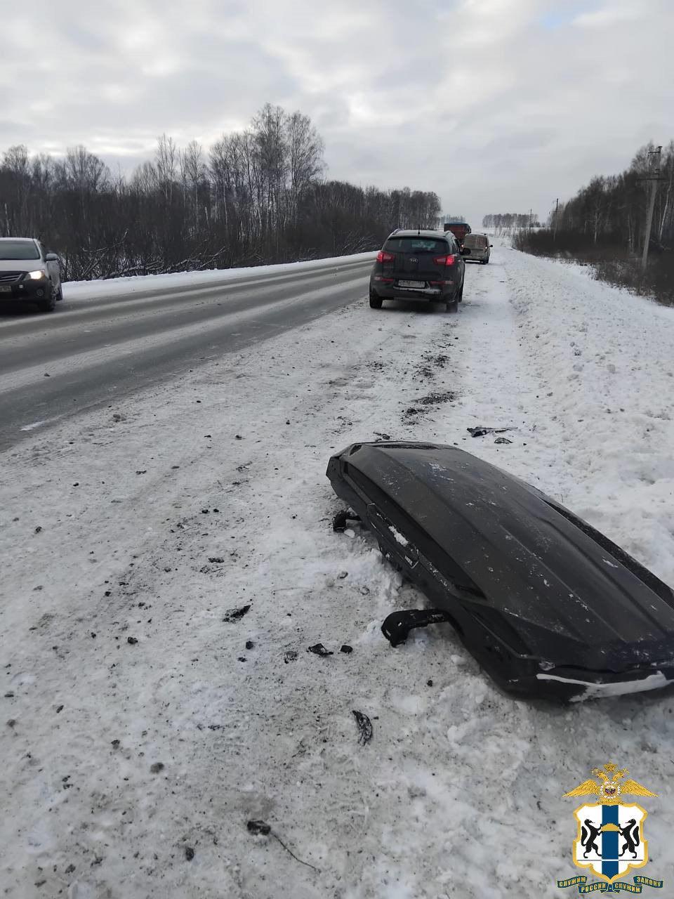 Фото Страшные кадры аварии. Опубликованы подробности гибели трёх человек на трассе в Новосибирской области 4